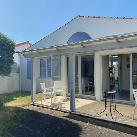 Holiday home Maison De 500 M De La Sion-sur-l'Ocean